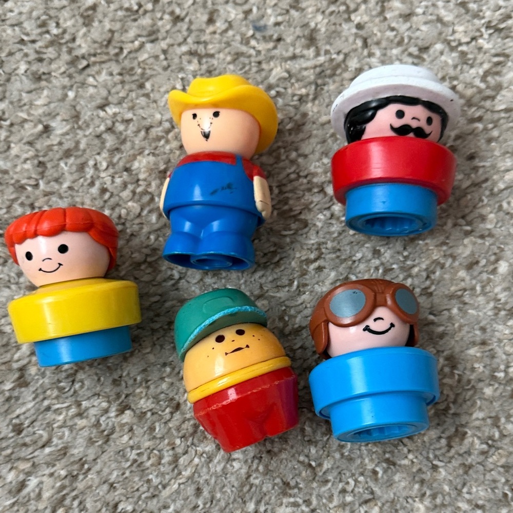 Misc bundle of vintage fisher price little people